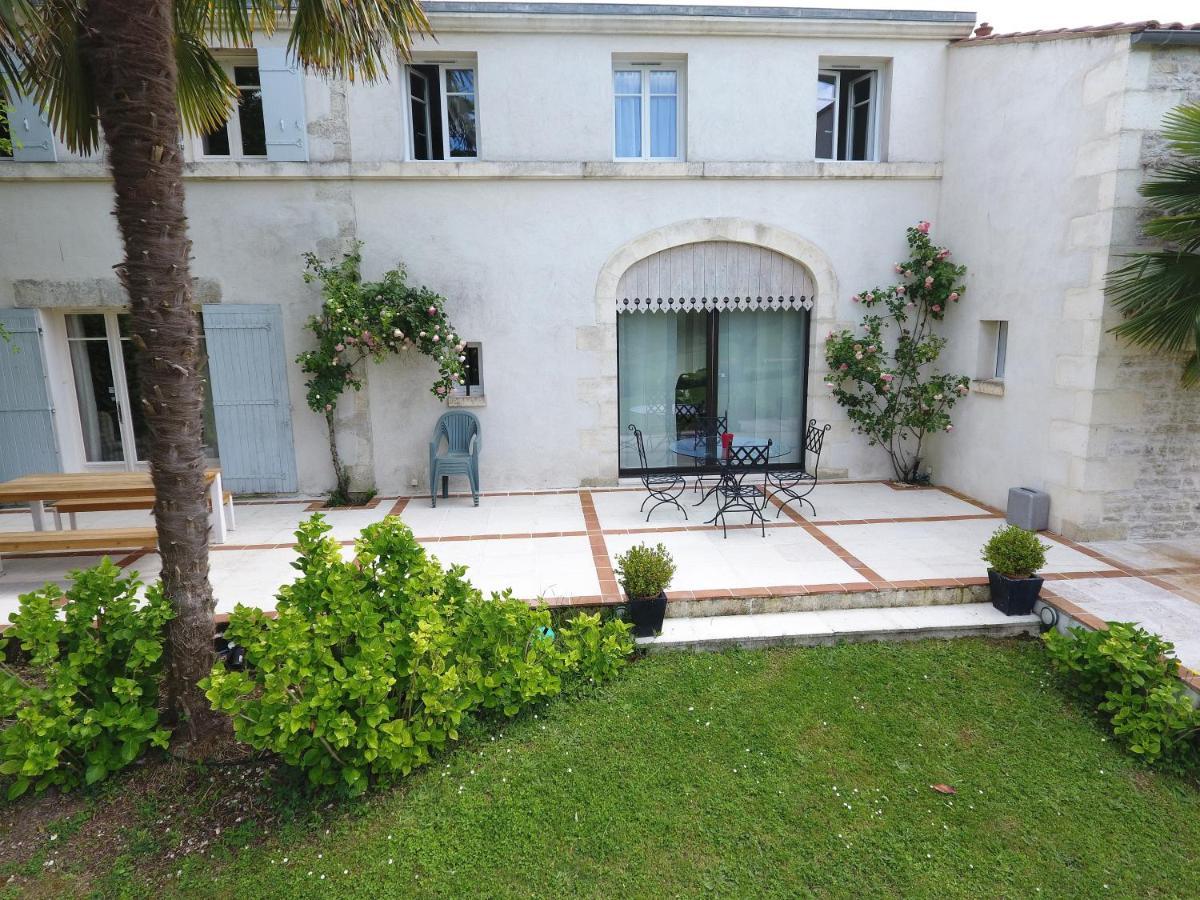 Le Logis De La Brumanderie - Saintes Fontcouverte  Экстерьер фото