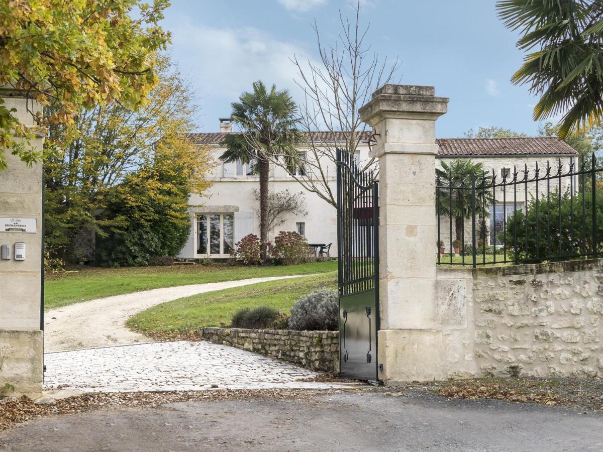Le Logis De La Brumanderie - Saintes Fontcouverte  Экстерьер фото