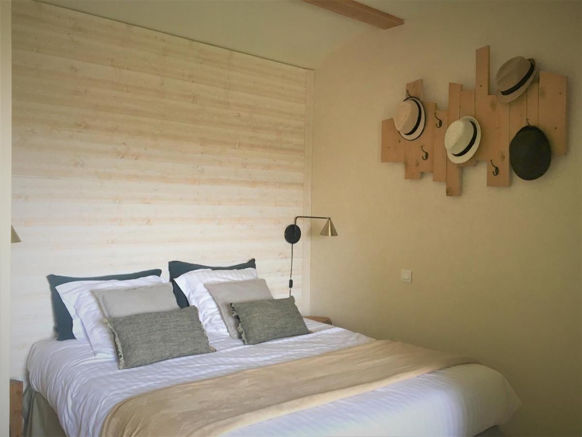 Le Logis De La Brumanderie - Saintes Fontcouverte  Номер фото