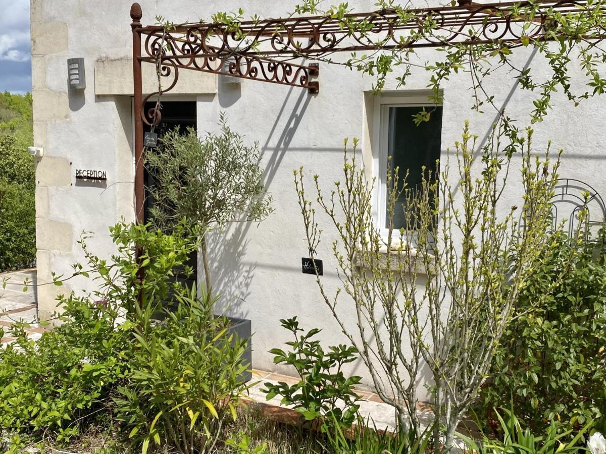 Le Logis De La Brumanderie - Saintes Fontcouverte  Экстерьер фото