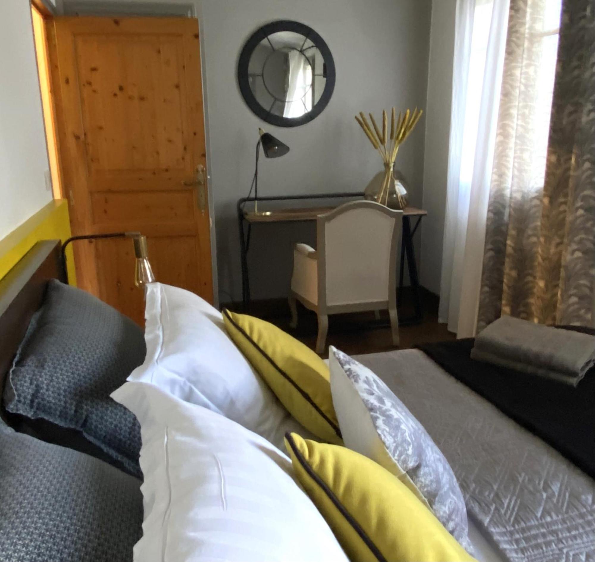 Le Logis De La Brumanderie - Saintes Fontcouverte  Номер фото