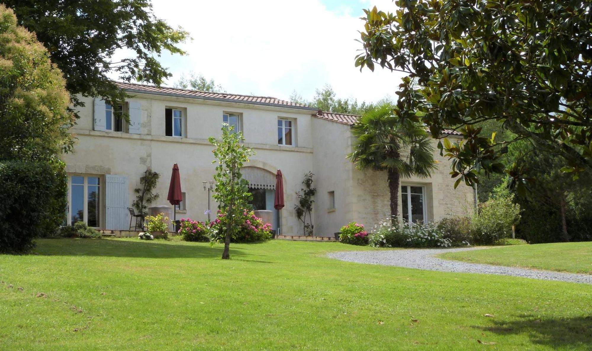 Le Logis De La Brumanderie - Saintes Fontcouverte  Экстерьер фото